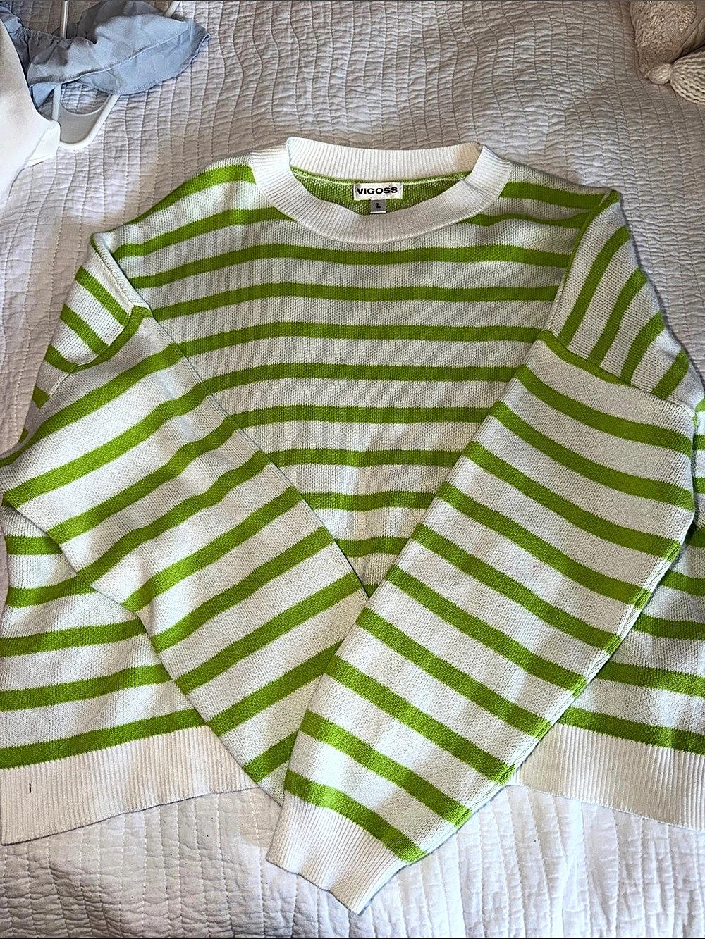 Vigoss Striped Crew Neck Sweater Green & White Like New